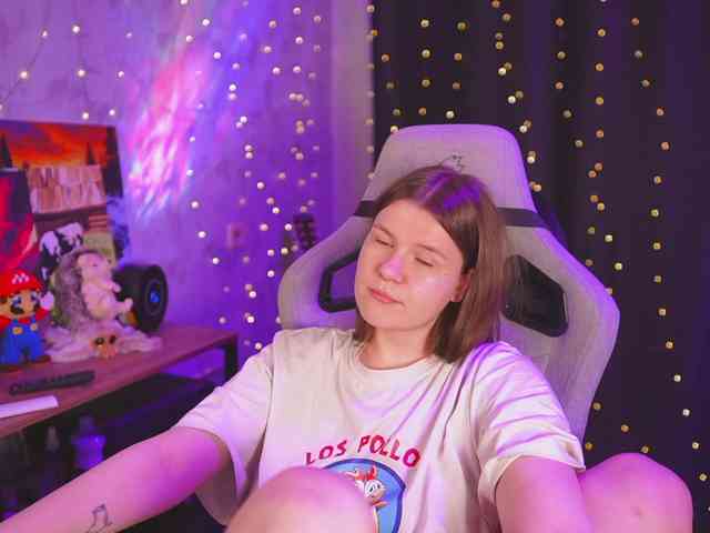 cutesoneckaaa webcam