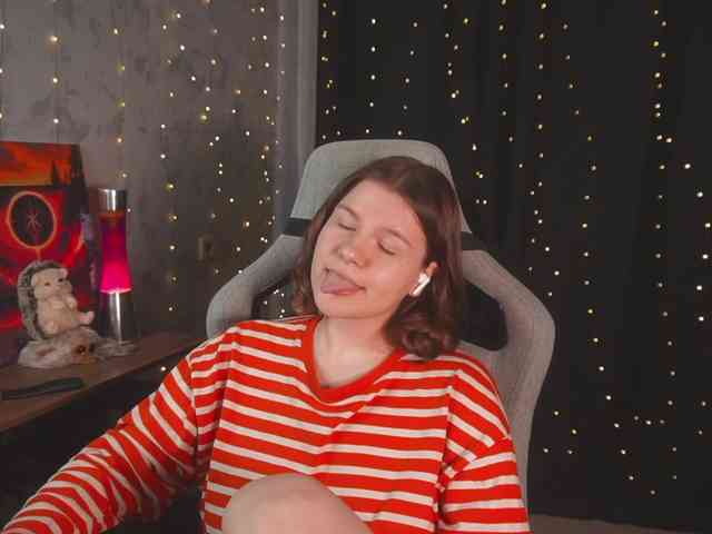 cutesoneckaaa webcam