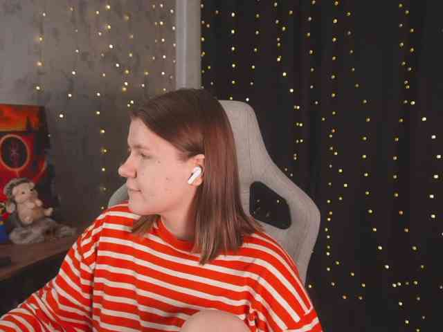 cutesoneckaaa webcam