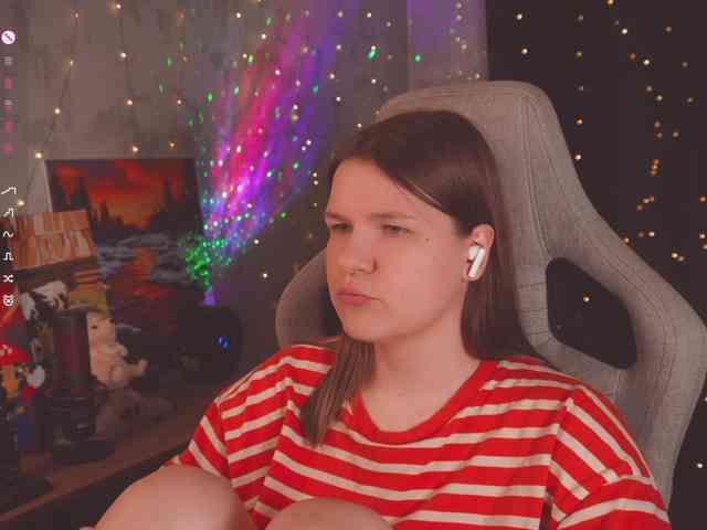 cutesoneckaaa webcam