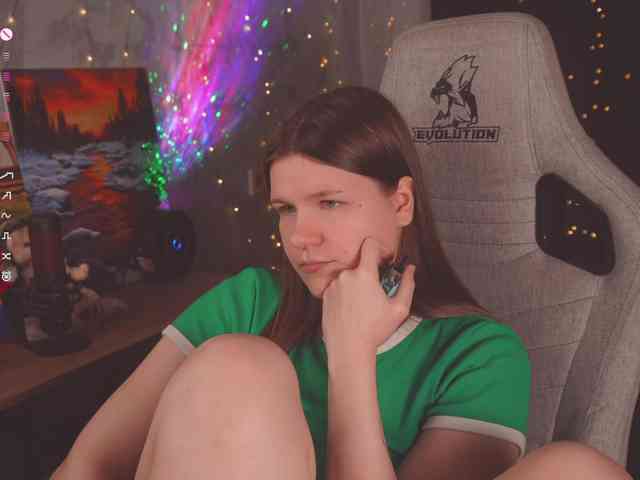 cutesoneckaaa webcam
