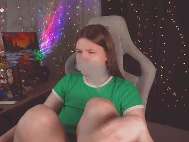 cutesoneckaaa webcam