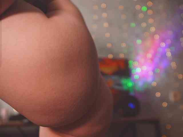 cutesoneckaaa webcam