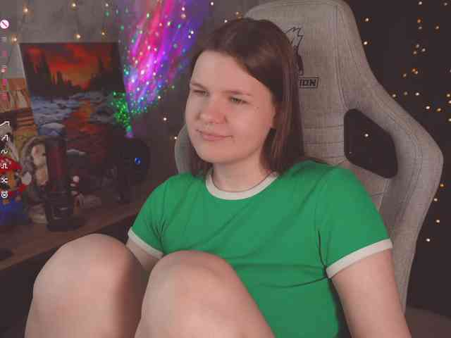 cutesoneckaaa webcam