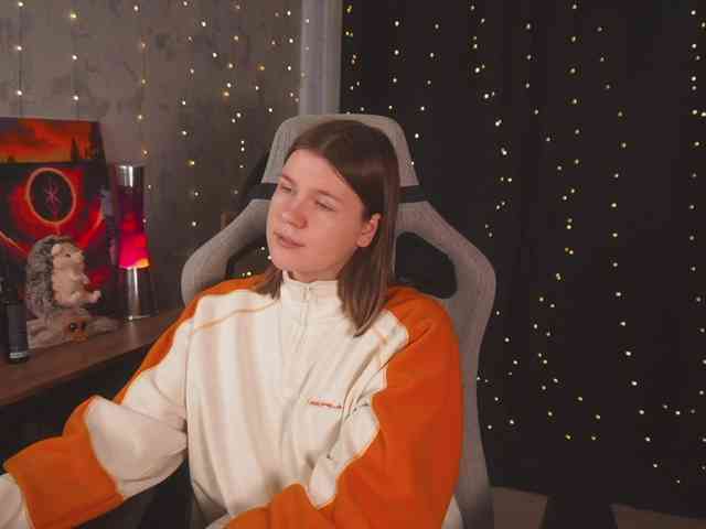 cutesoneckaaa webcam