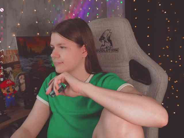 cutesoneckaaa webcam