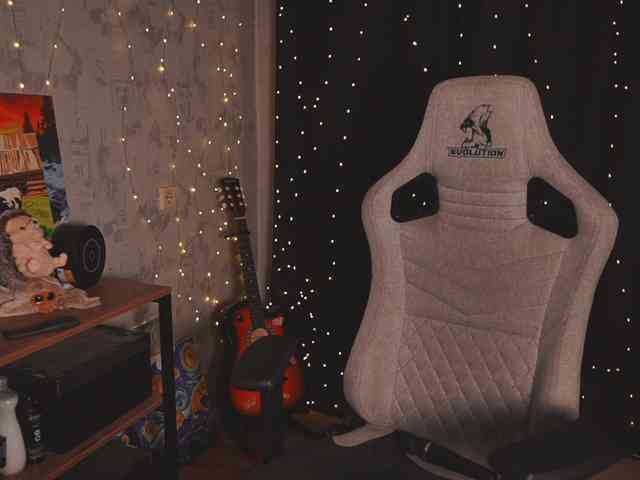cutesoneckaaa webcam