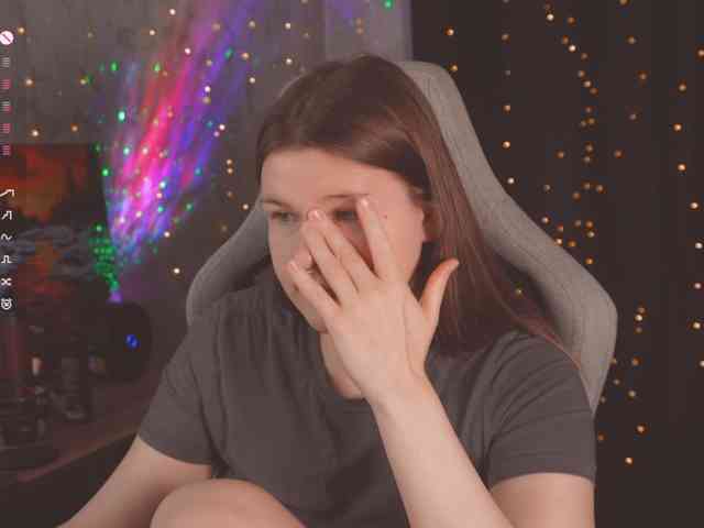 cutesoneckaaa webcam