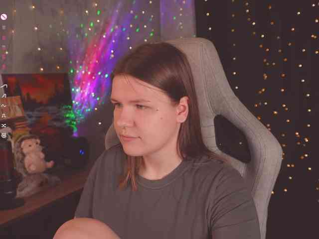 cutesoneckaaa webcam