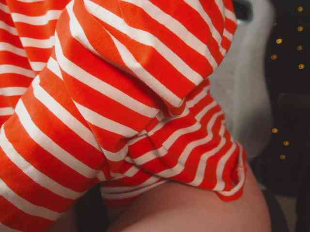 cutesoneckaaa webcam