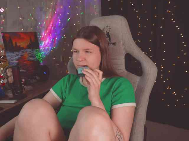 cutesoneckaaa webcam