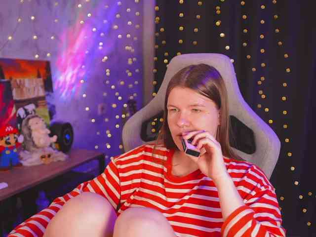 cutesoneckaaa webcam