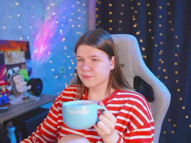 cutesoneckaaa webcam
