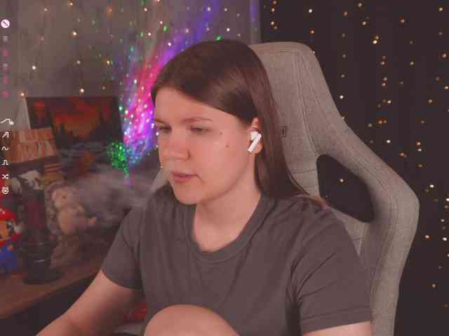 cutesoneckaaa webcam