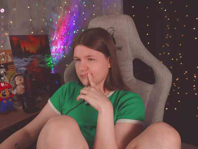 cutesoneckaaa webcam