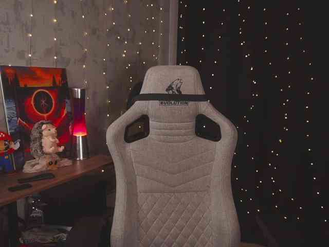 cutesoneckaaa webcam