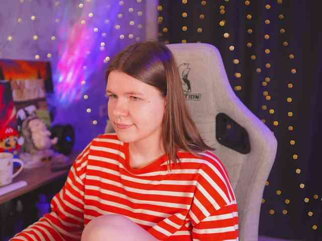 cutesoneckaaa webcam