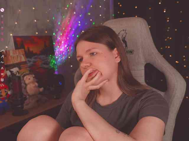 cutesoneckaaa webcam