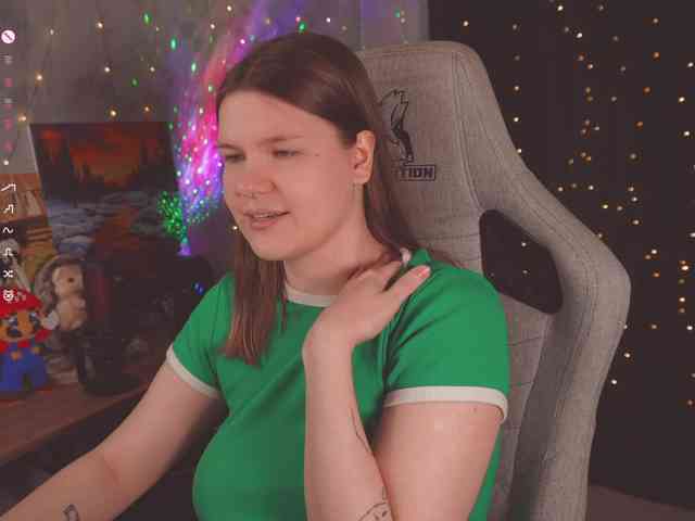 cutesoneckaaa webcam