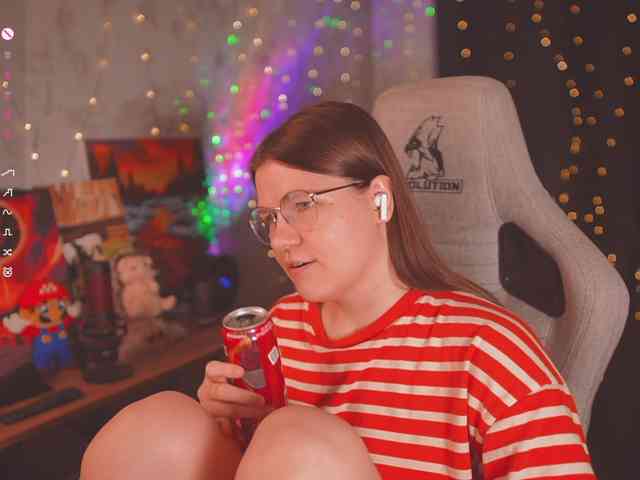 cutesoneckaaa webcam