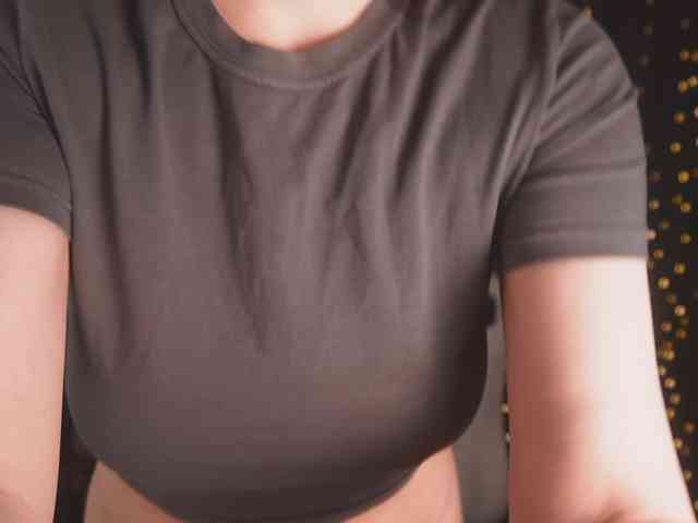 cutesoneckaaa webcam