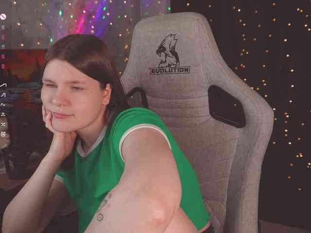 cutesoneckaaa webcam
