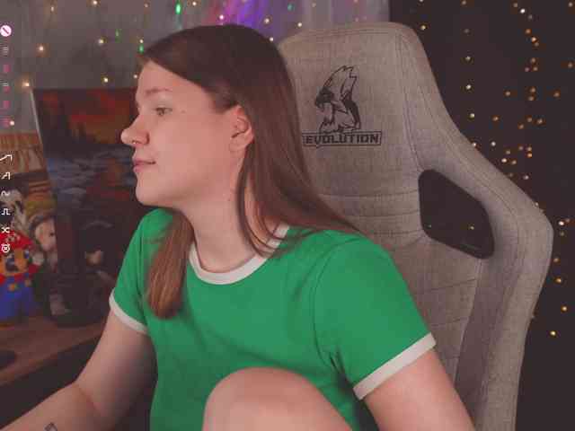 cutesoneckaaa webcam