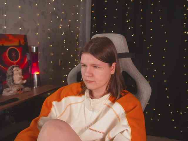 cutesoneckaaa webcam