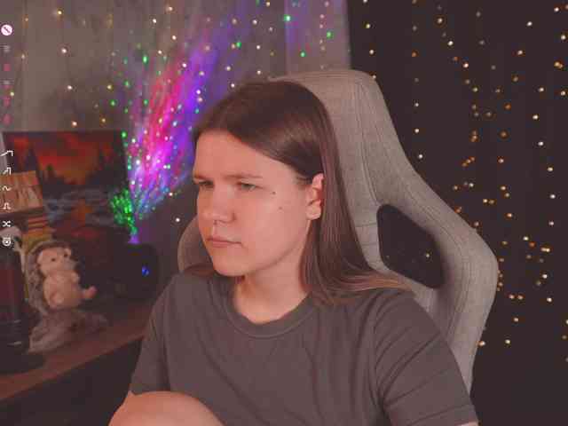 cutesoneckaaa webcam