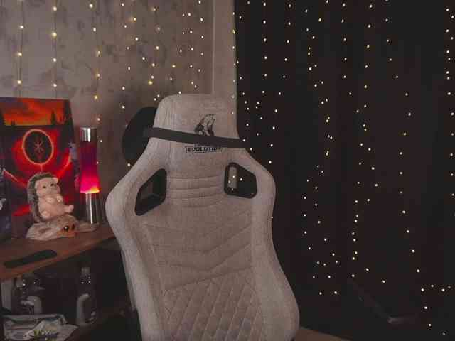 cutesoneckaaa webcam