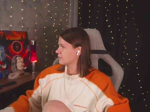 cutesoneckaaa webcam