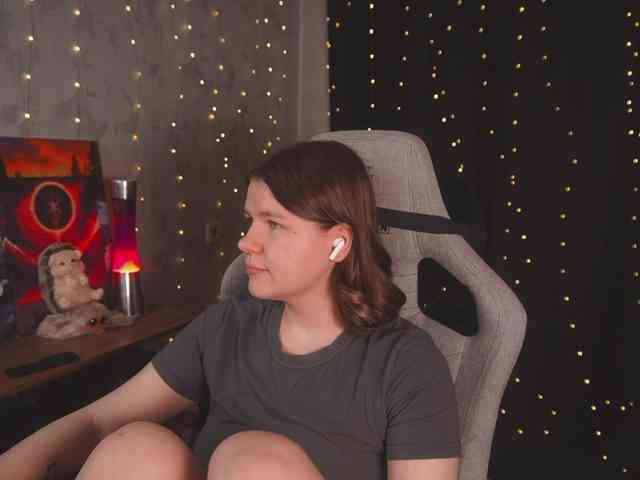 cutesoneckaaa webcam