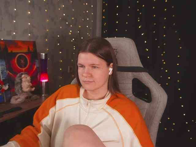 cutesoneckaaa webcam