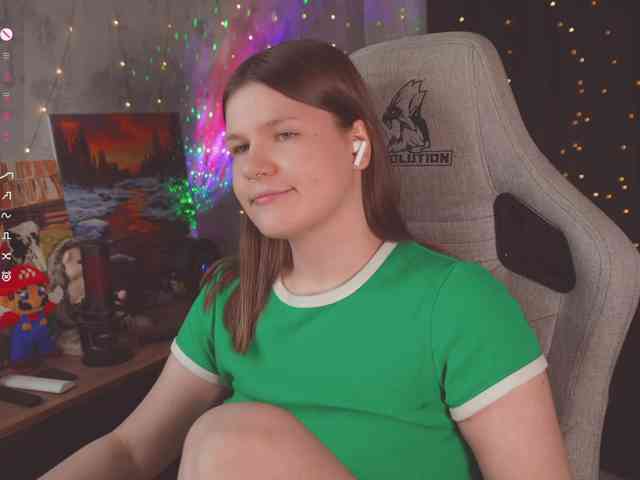 cutesoneckaaa webcam