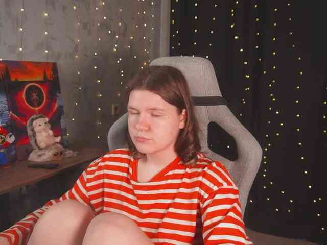 cutesoneckaaa webcam