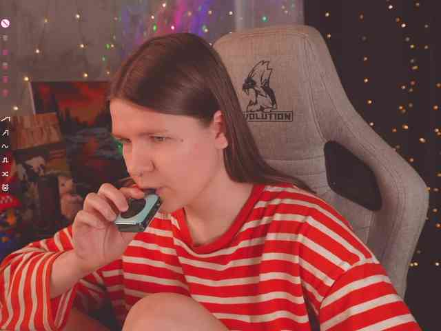 cutesoneckaaa webcam