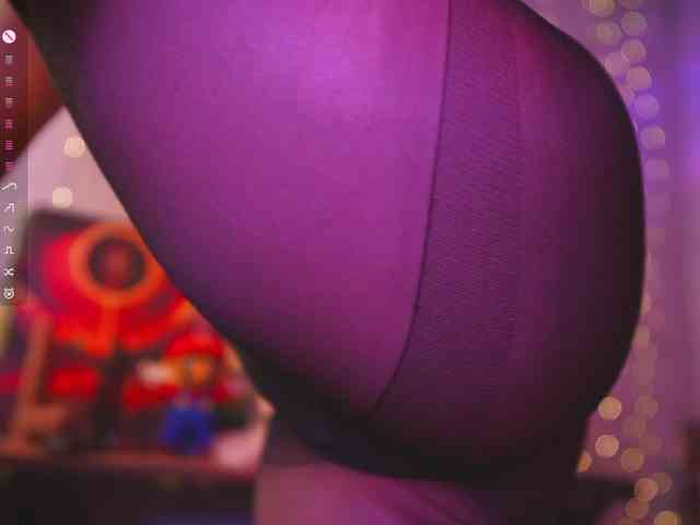 cutesoneckaaa webcam