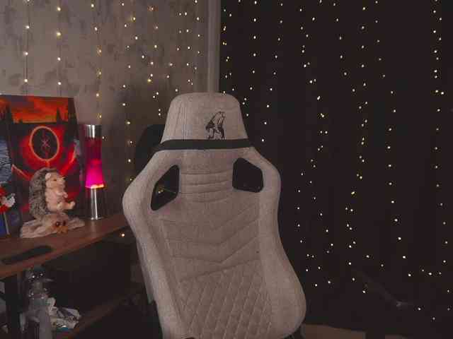 cutesoneckaaa webcam