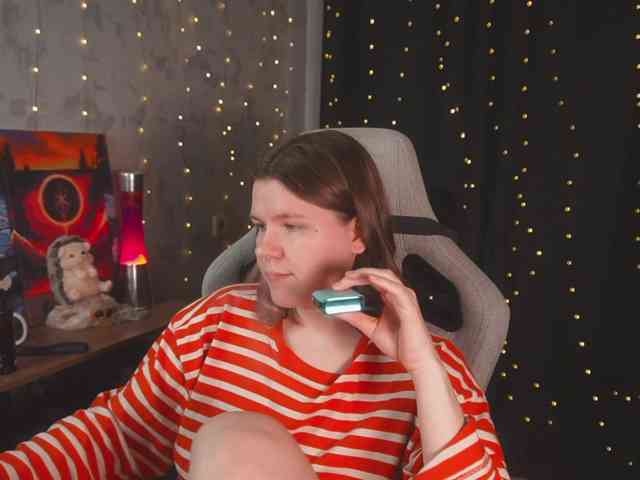 cutesoneckaaa webcam