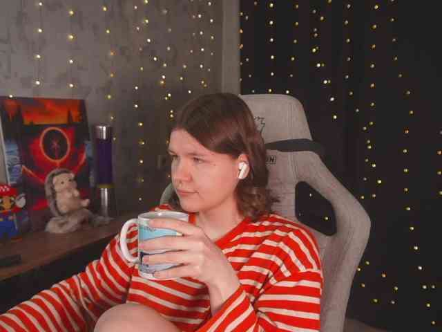 cutesoneckaaa webcam