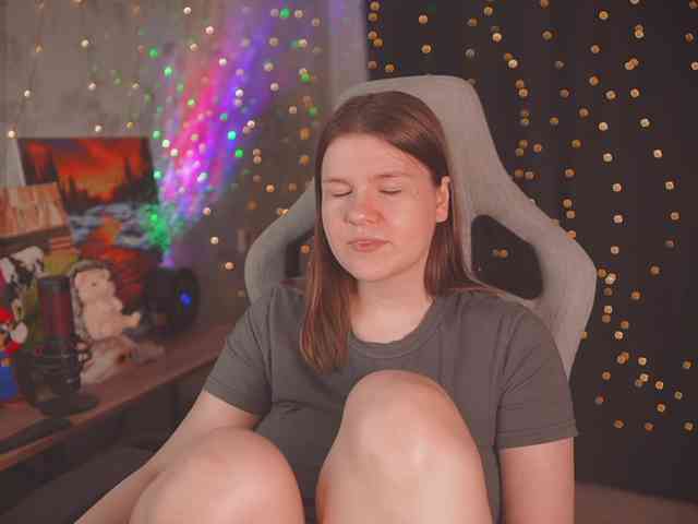 cutesoneckaaa webcam