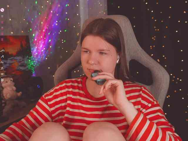 cutesoneckaaa webcam