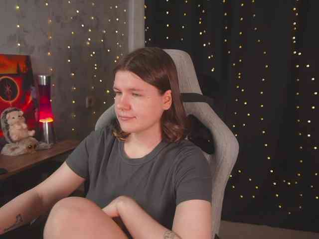 cutesoneckaaa webcam