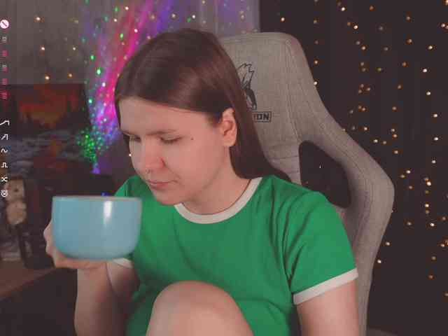 cutesoneckaaa webcam