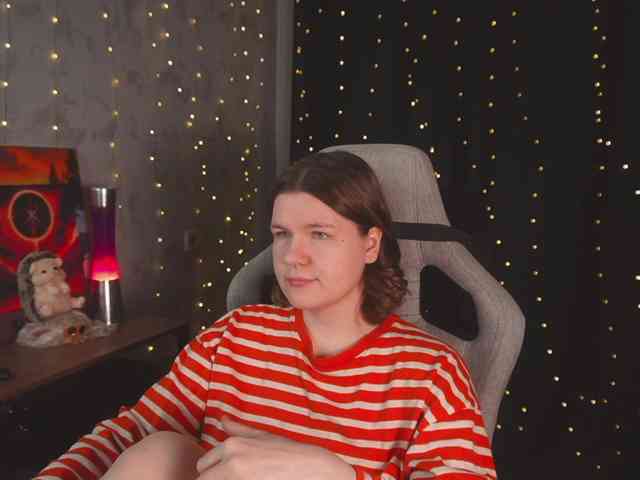 cutesoneckaaa webcam