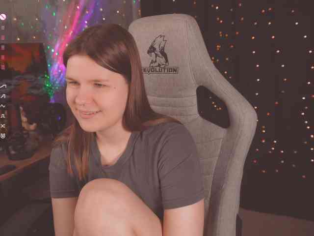 cutesoneckaaa webcam