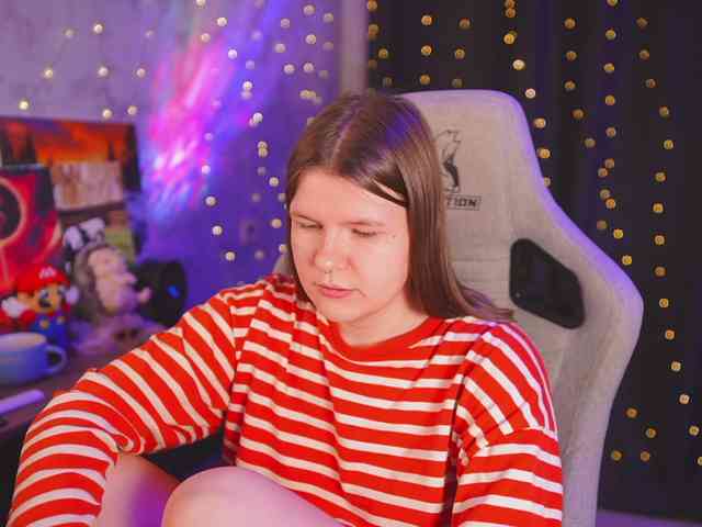 cutesoneckaaa webcam
