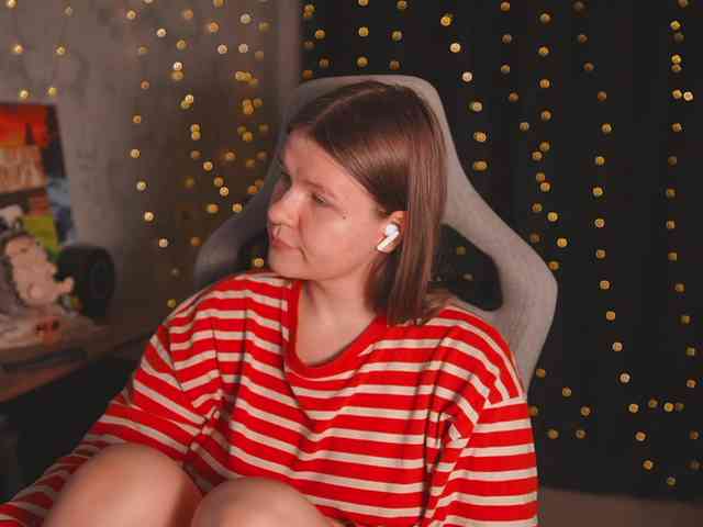 cutesoneckaaa webcam