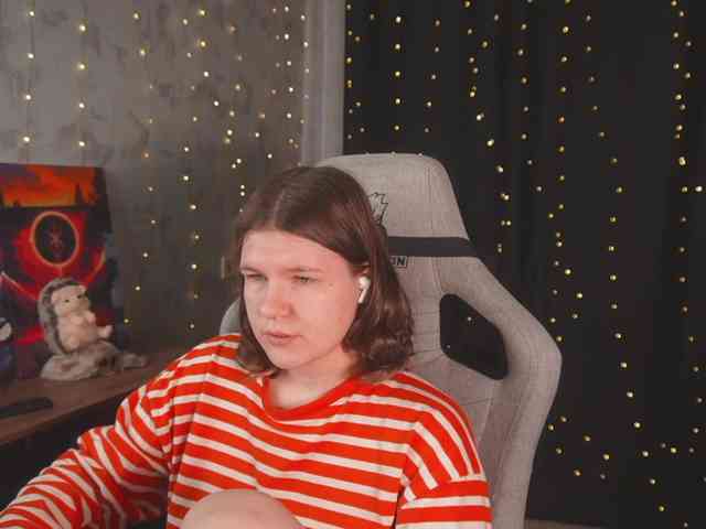 cutesoneckaaa webcam