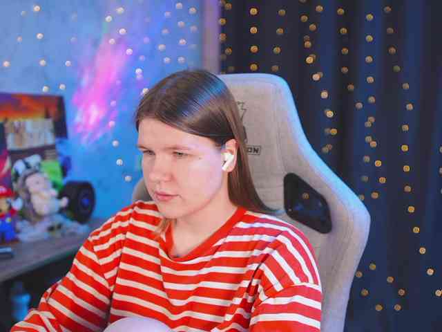 cutesoneckaaa webcam